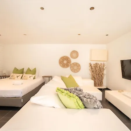 Villa Rosetree With Sauna And Pool Table By Interhome *